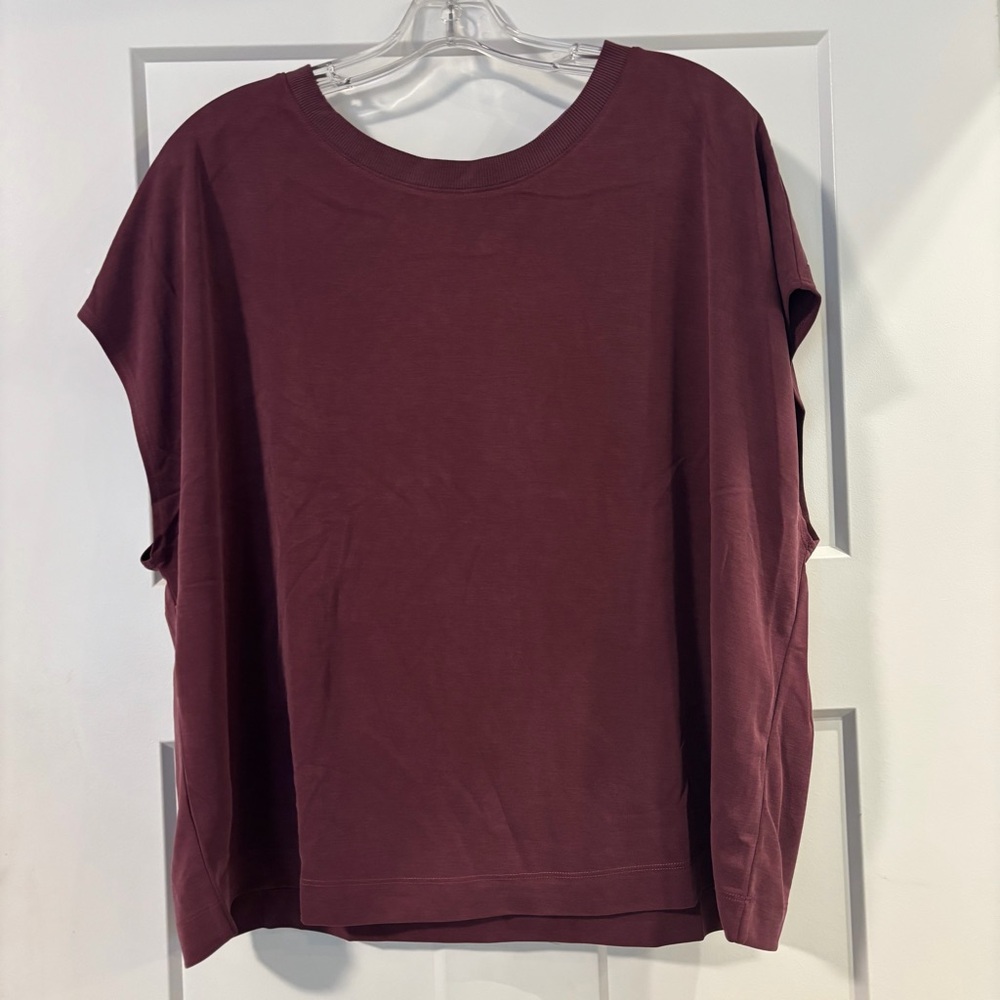NWT Lou & Grey Deep Mauve Short Sleeve Tee